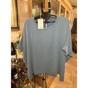 NWT Andree super soft oversized top